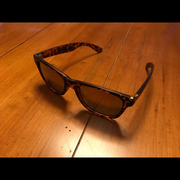 Accessories - Sunglasses